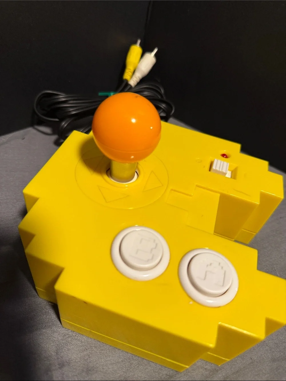PAC-MAN 12-in-1 TV PLUG and PLAY Joystick game controller .